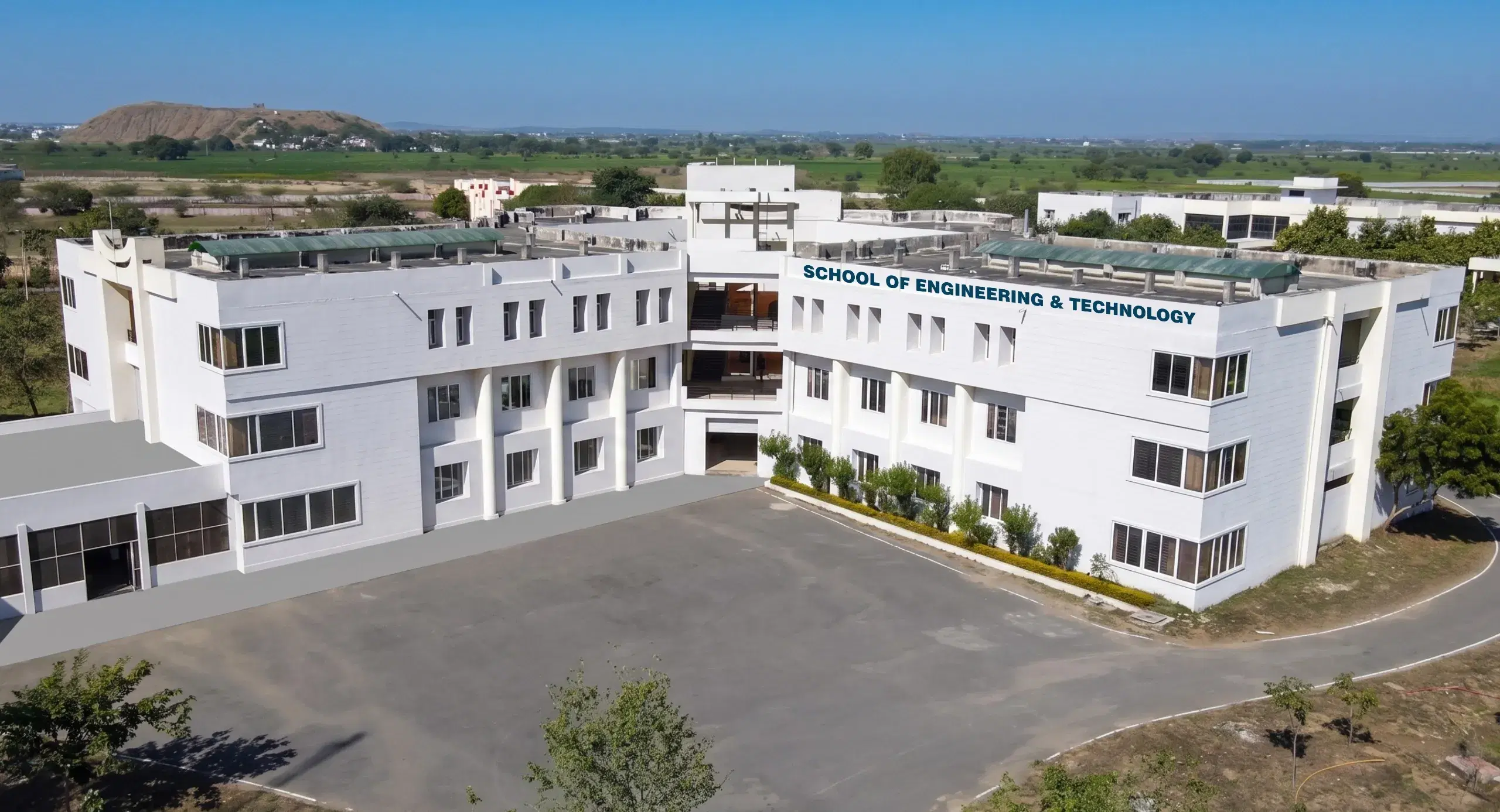 Vikrant University Gwalior Academic Building photo 7